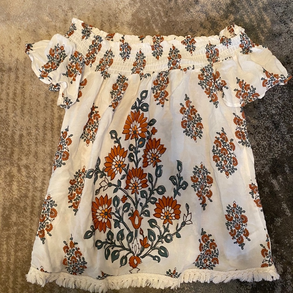 Xhilaration floral top in size XS